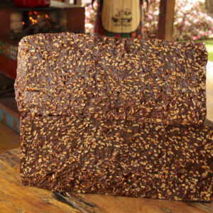 Pingo de leite com amendoim